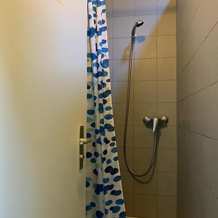 Hotel&hostel Montarina Хостел Лугано