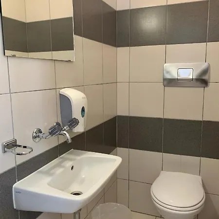 Hotel&hostel Montarina Хостел Лугано