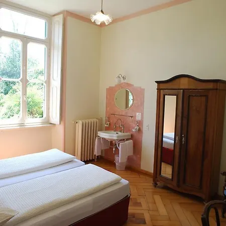 Hotel&hostel Montarina Хостел *