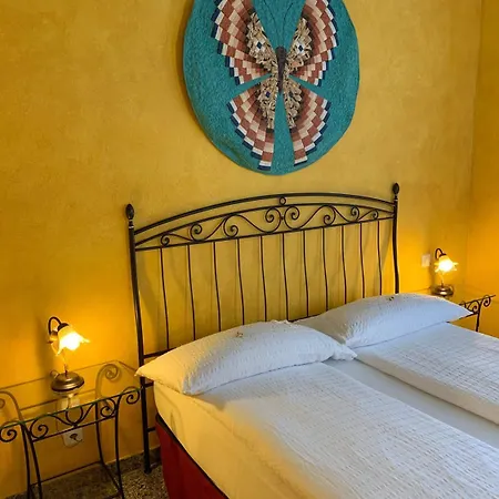 Hotel&hostel Montarina Хостел *