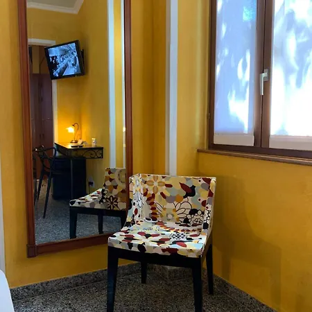 Hotel&hostel Montarina Хостел *