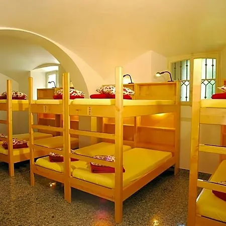 Hotel&hostel Montarina Хостел Лугано