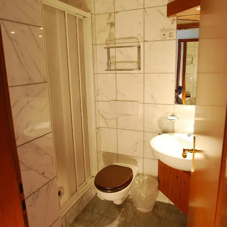 Hotel&hostel Montarina Хостел