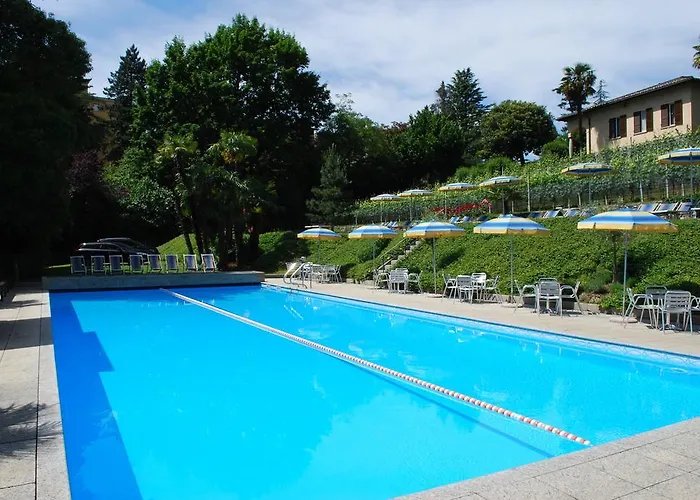 אכסניה Hotel&hostel Montarina *