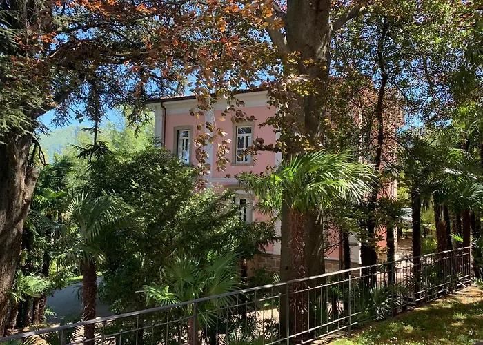 Hotel&hostel Montarina אכסניה *