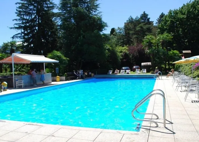 אכסניה Hotel&hostel Montarina *