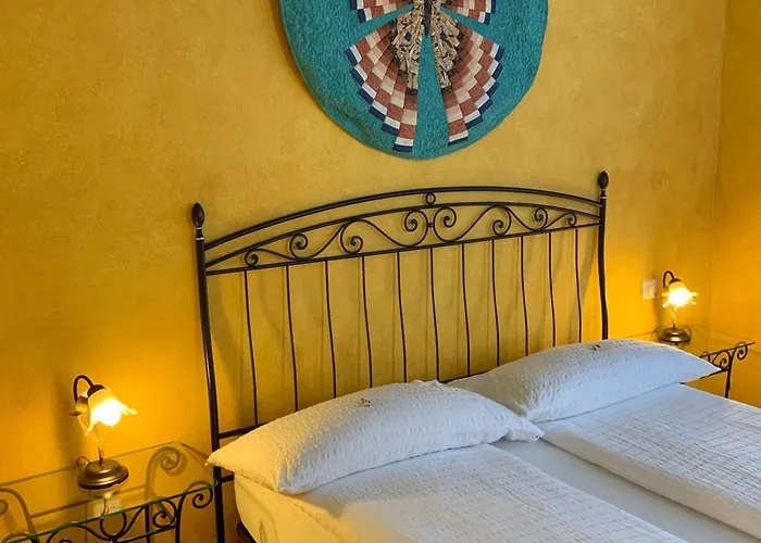 Hotel&hostel Montarina אכסניה *